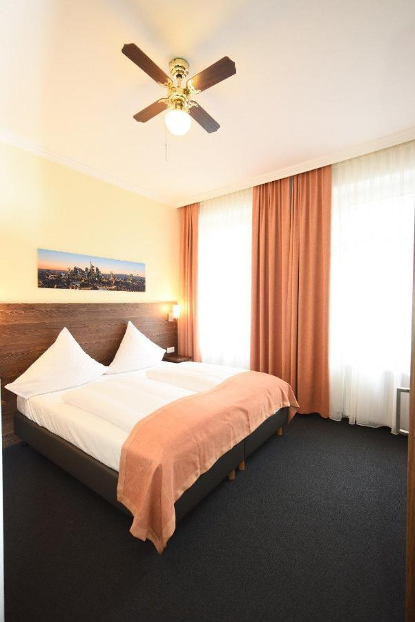 Hotel Little Paris Frankfurt am Main Exterior photo